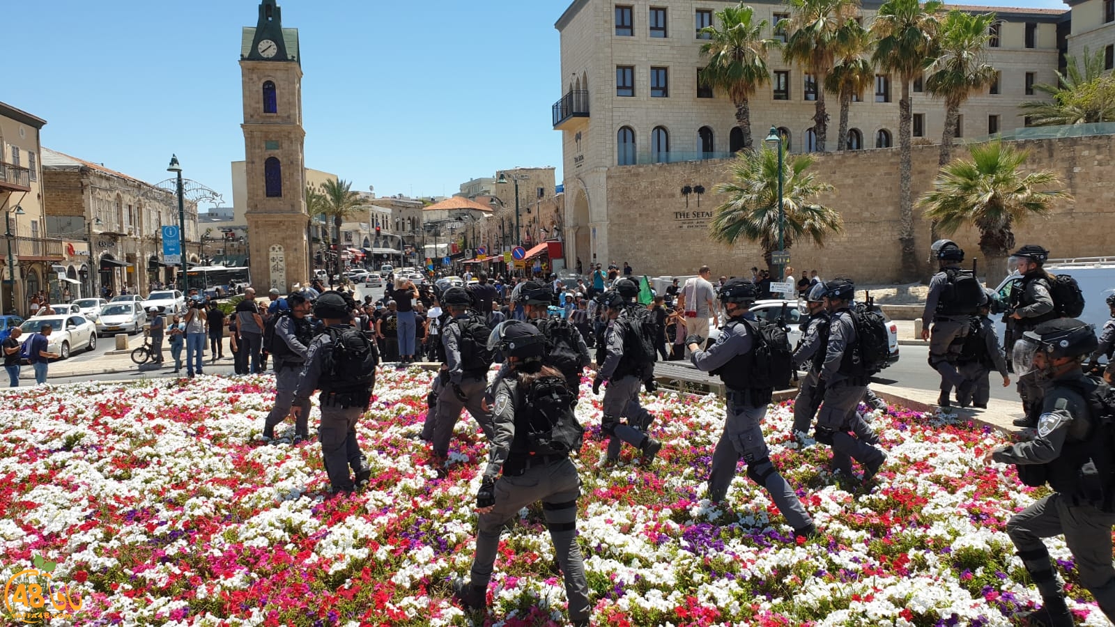 فيديو: انطلاق مسيرة غاضبة بعد صلاة الجمعة تنديداً بتدنيس مقبرة الاسعاف بيافا